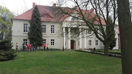 Młodzieżowy Ośrodek Wychowawczy w Cerekwicy (pałac i park)